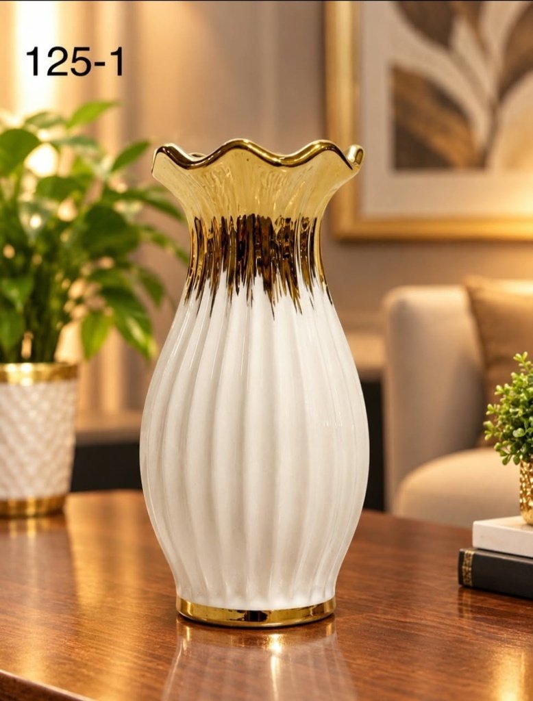 مزهرية بيضاء مخططة بعنق ذهبي 125-1
